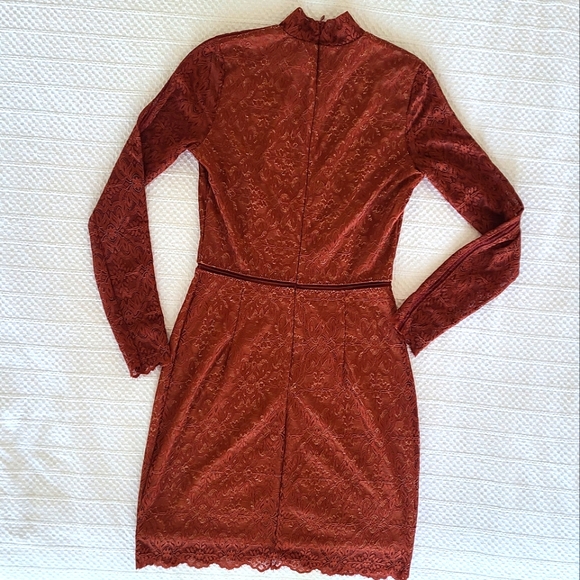 Wilfed Janvry Dress in Maroon - Picture 8 of 14